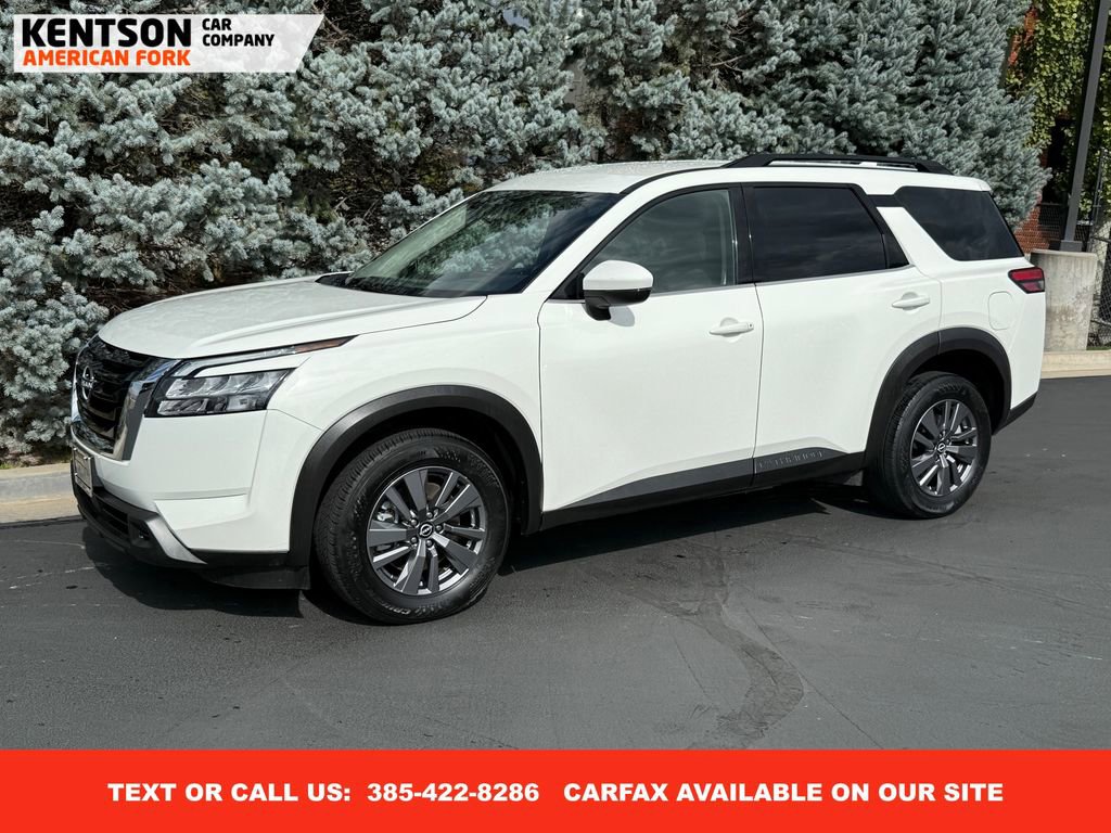 Used 2025 Nissan Pathfinder SV image 1