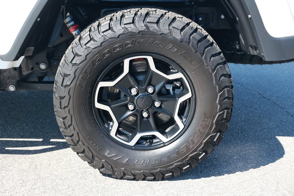 Used 2021 Jeep Gladiator Rubicon AWD/4WD image 13