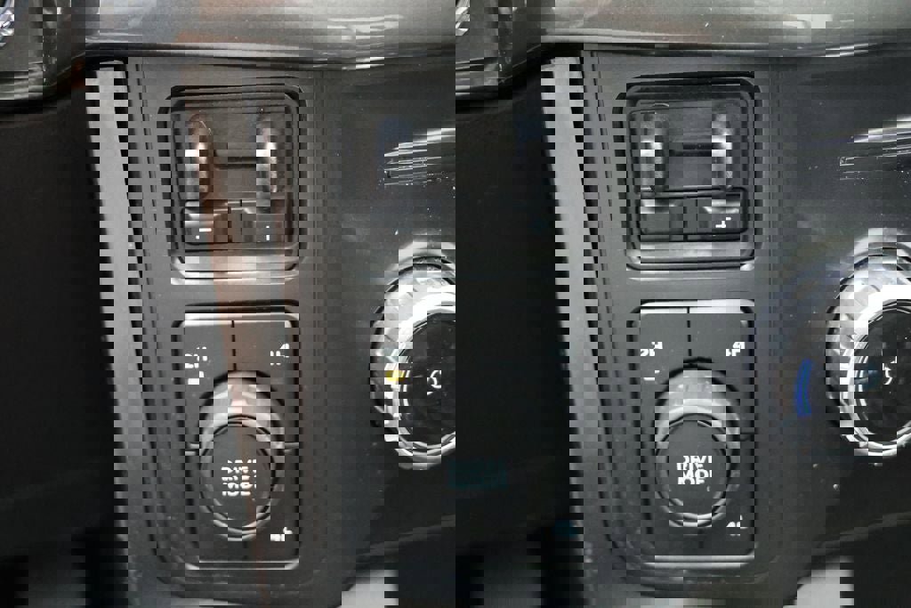 Used 2022 Ford F150 XLT w/ Equipment Group 302A High image 29