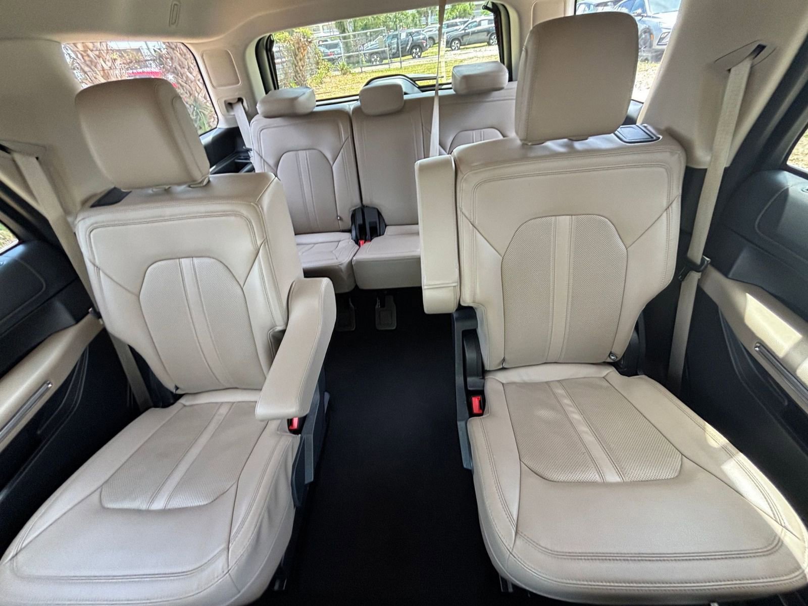 Used 2024 Ford Expedition Limited RWD image 43