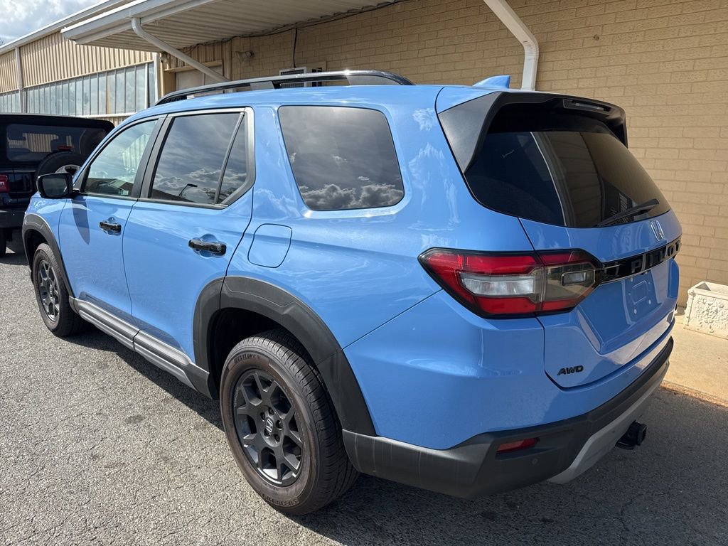 Used 2023 Honda Pilot TrailSport image 4
