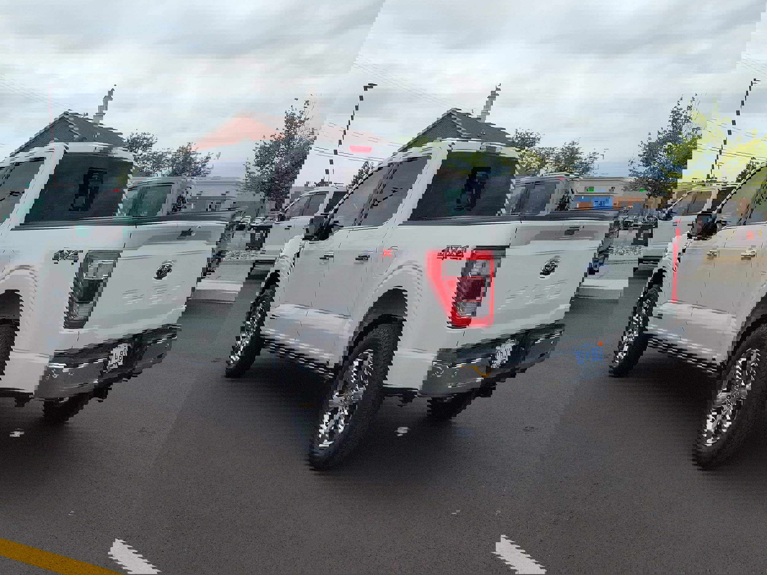 Used 2023 Ford F150 Lariat w/ Equipment Group 502A High image 3