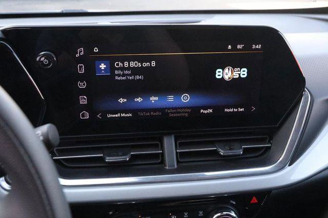 Used 2025 Chevrolet Trax LT image 14