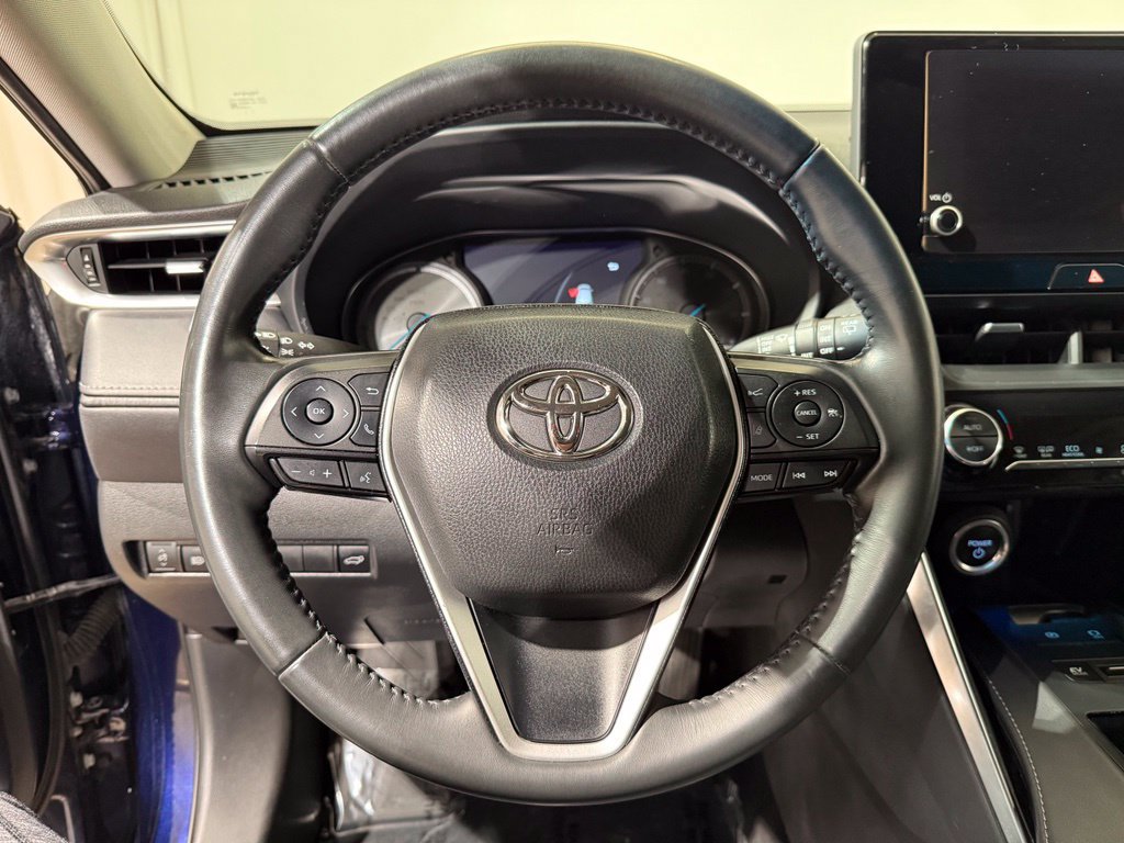 Certified 2023 Toyota Venza LE AWD/4WD image 22