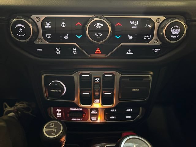 Used 2024 Jeep Wrangler Unlimited Rubicon w/ Convenience Group AWD/4WD image 21