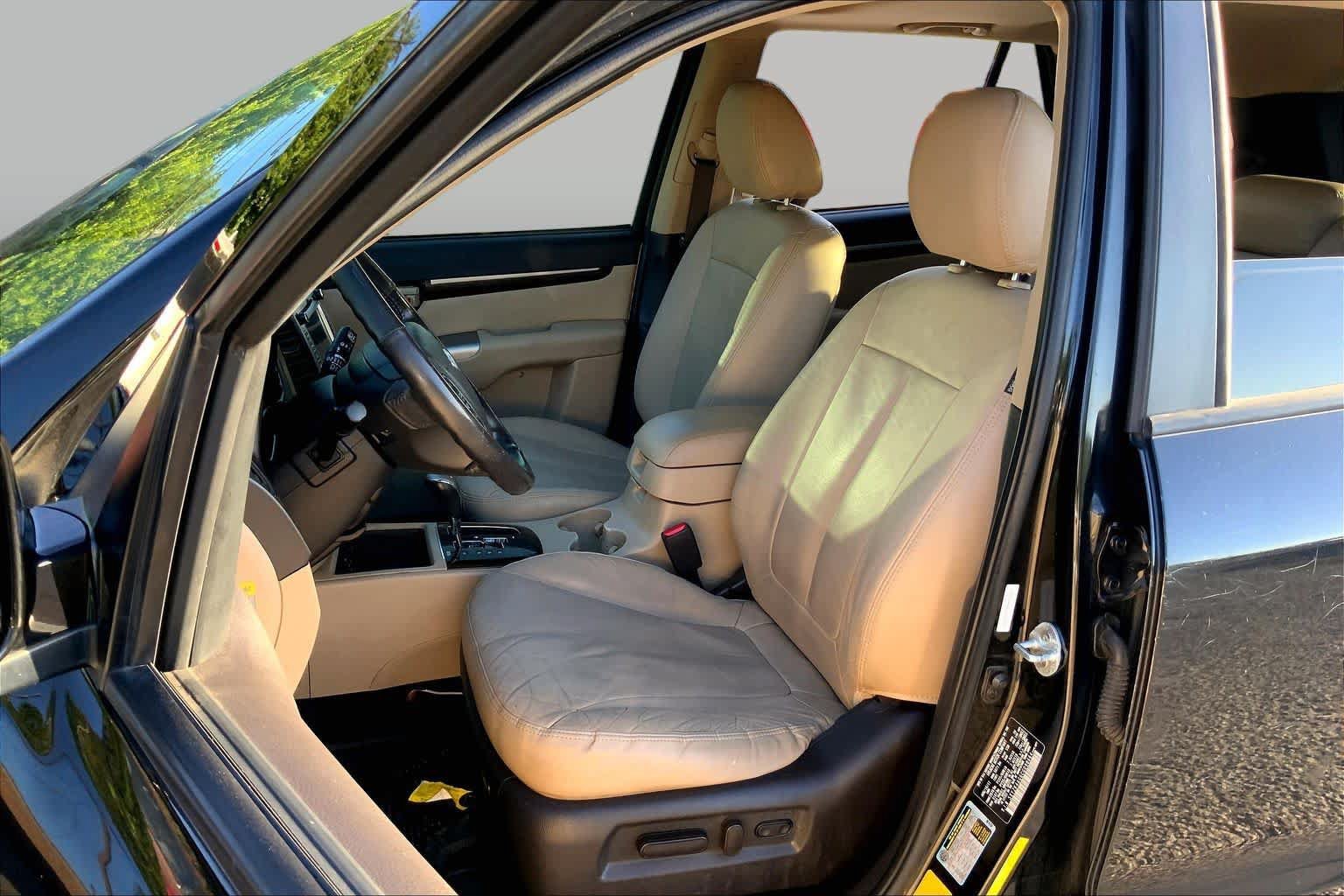 Used 2012 Hyundai Santa Fe Limited w/ Navigation Pkg 4 FWD image 8