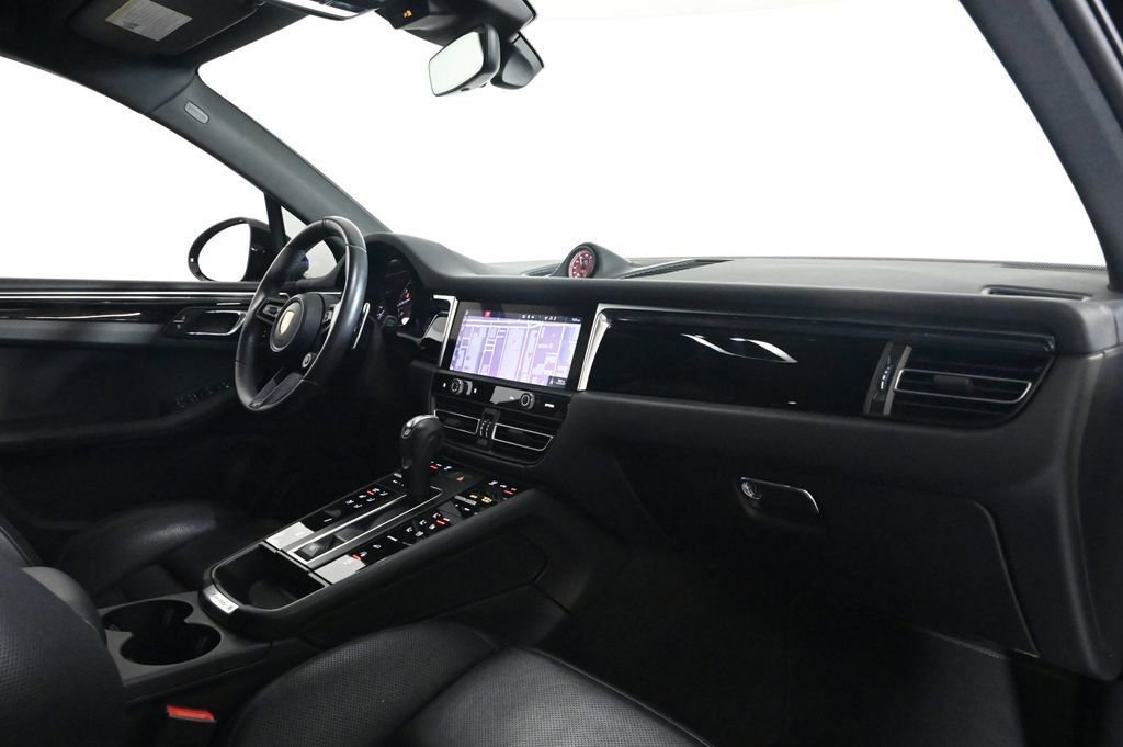 Certified 2023 Porsche Macan S AWD/4WD image 17