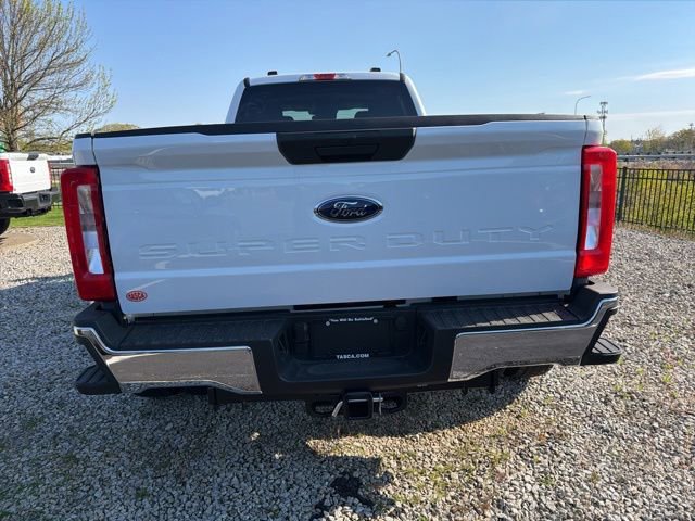 New 2026 Ford F450 XLT w/ FX4 Off-Road Package AWD/4WD image 4