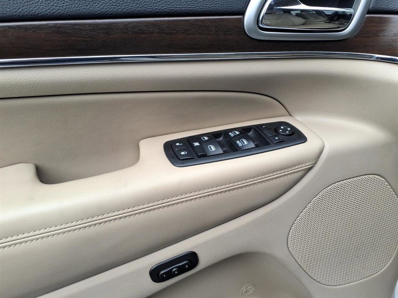 Used 2018 Jeep Grand Cherokee Limited w/ Luxury Group II image 6