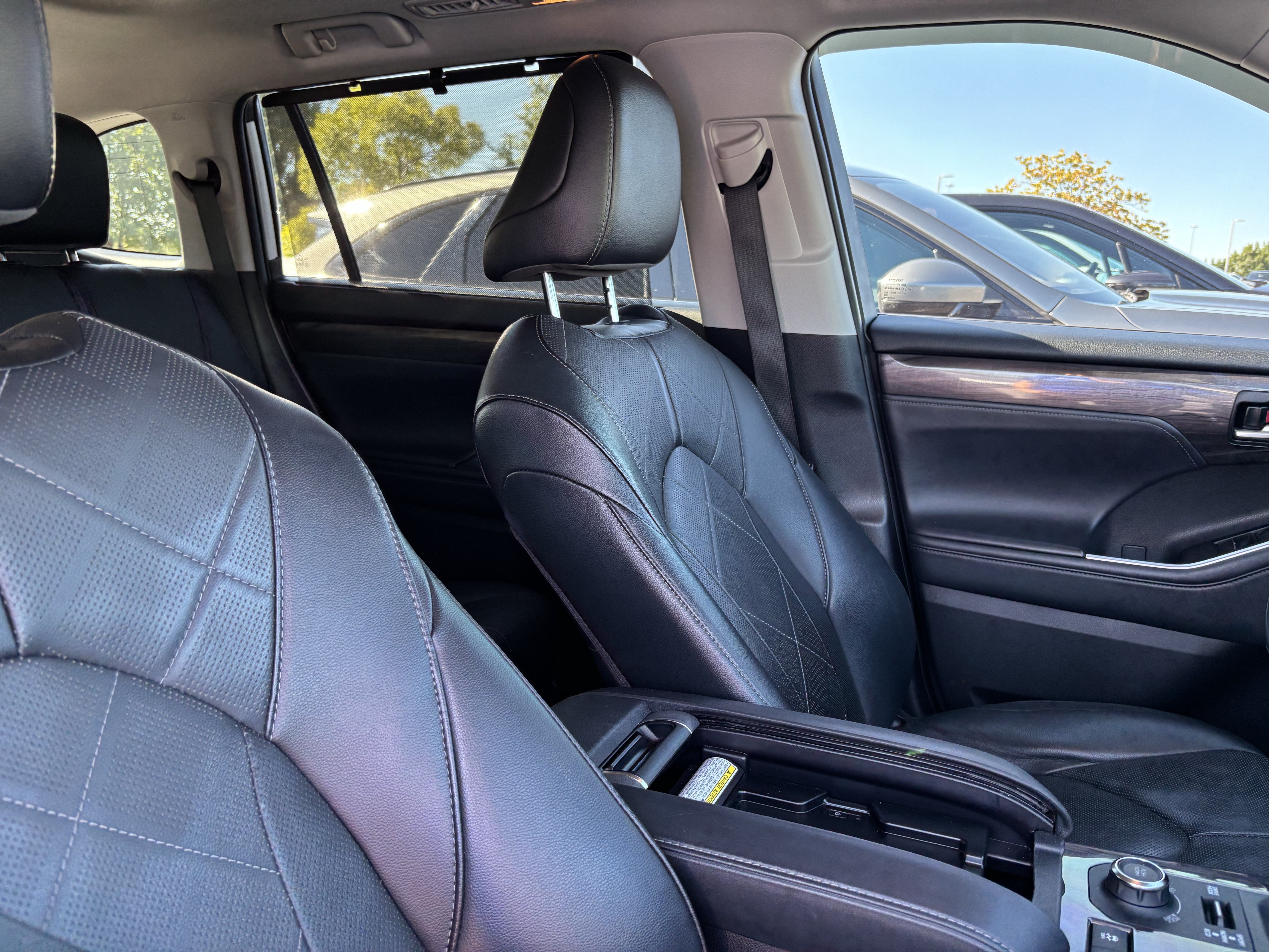 Used 2022 Toyota Highlander Platinum AWD/4WD image 34
