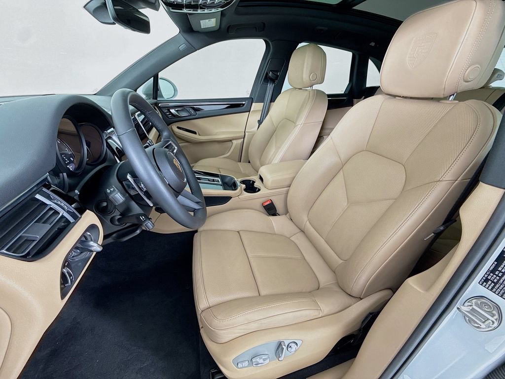 Used 2025 Porsche Macan AWD/4WD image 5