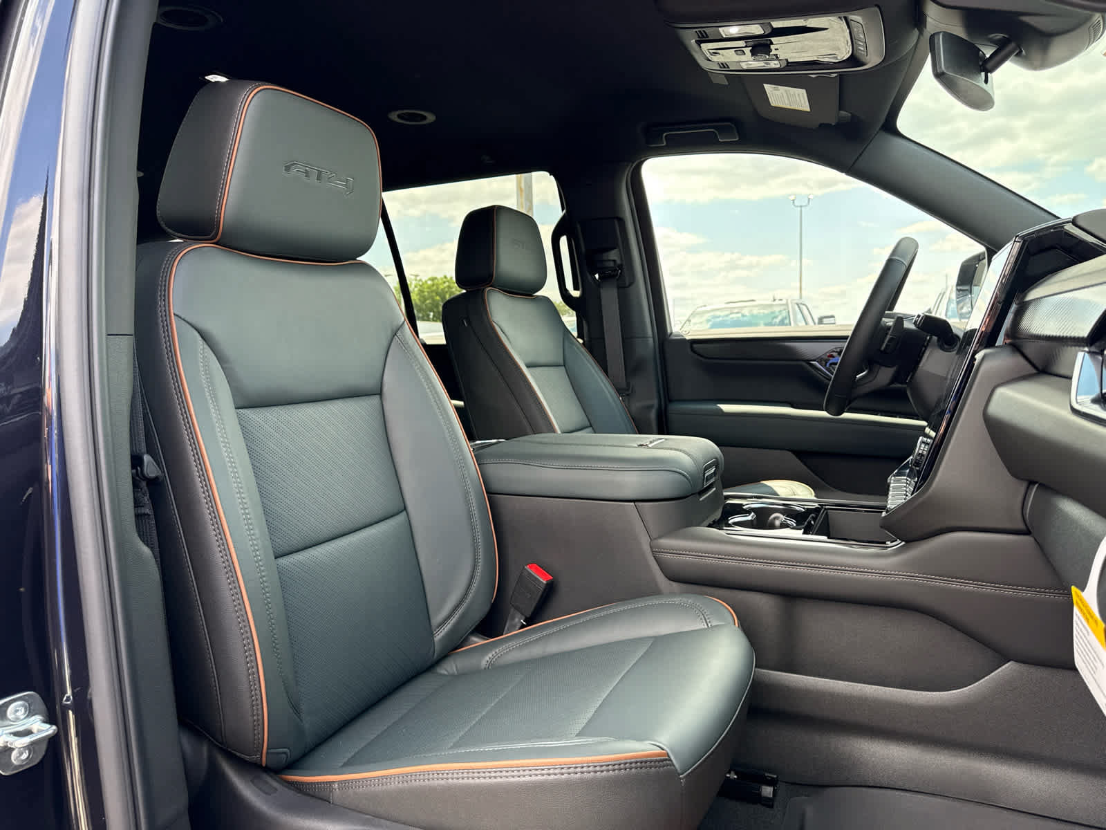 New 2026 GMC Yukon AT4 AWD/4WD image 27