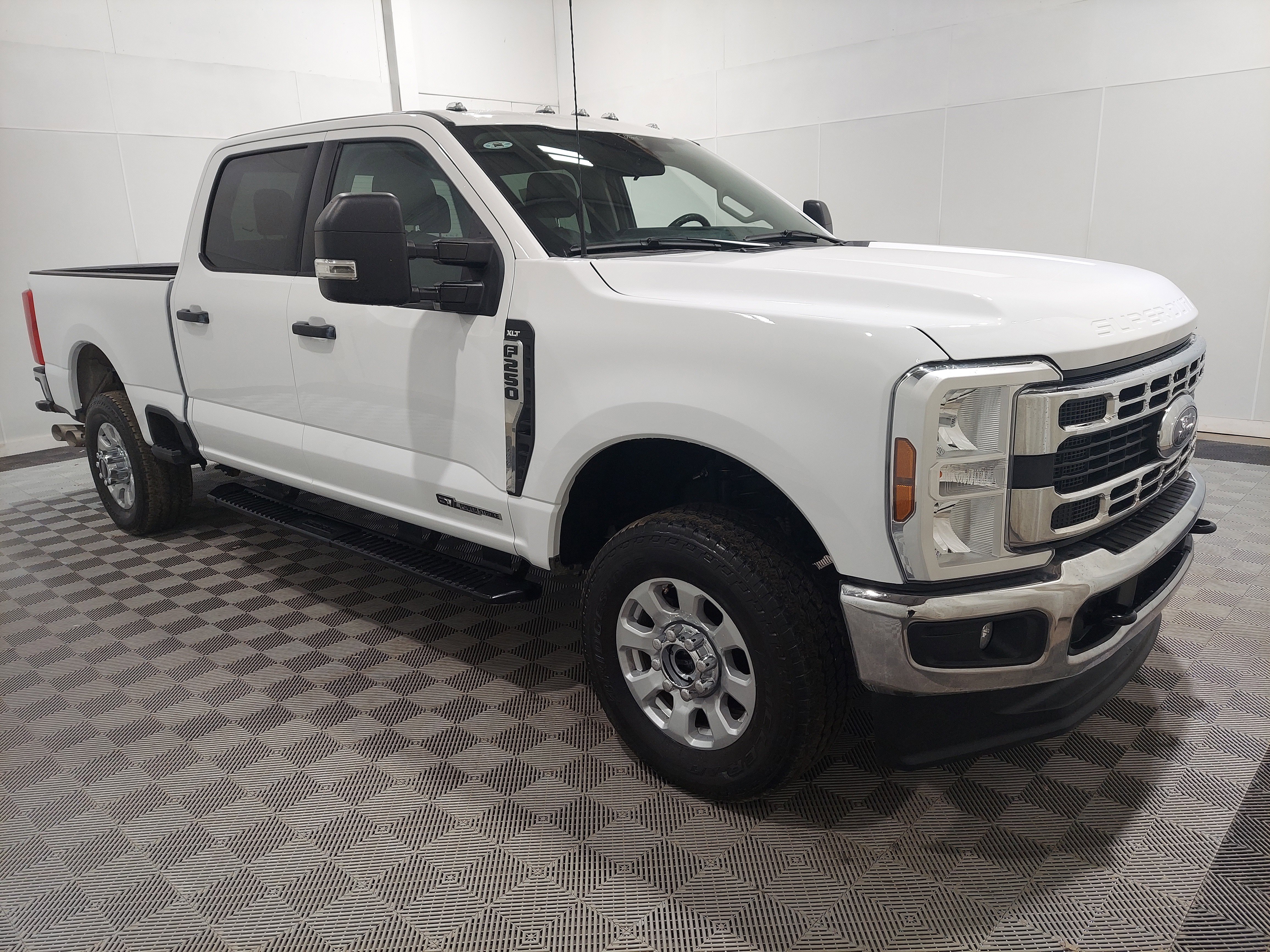 Used 2024 Ford F250 XLT AWD/4WD image 4