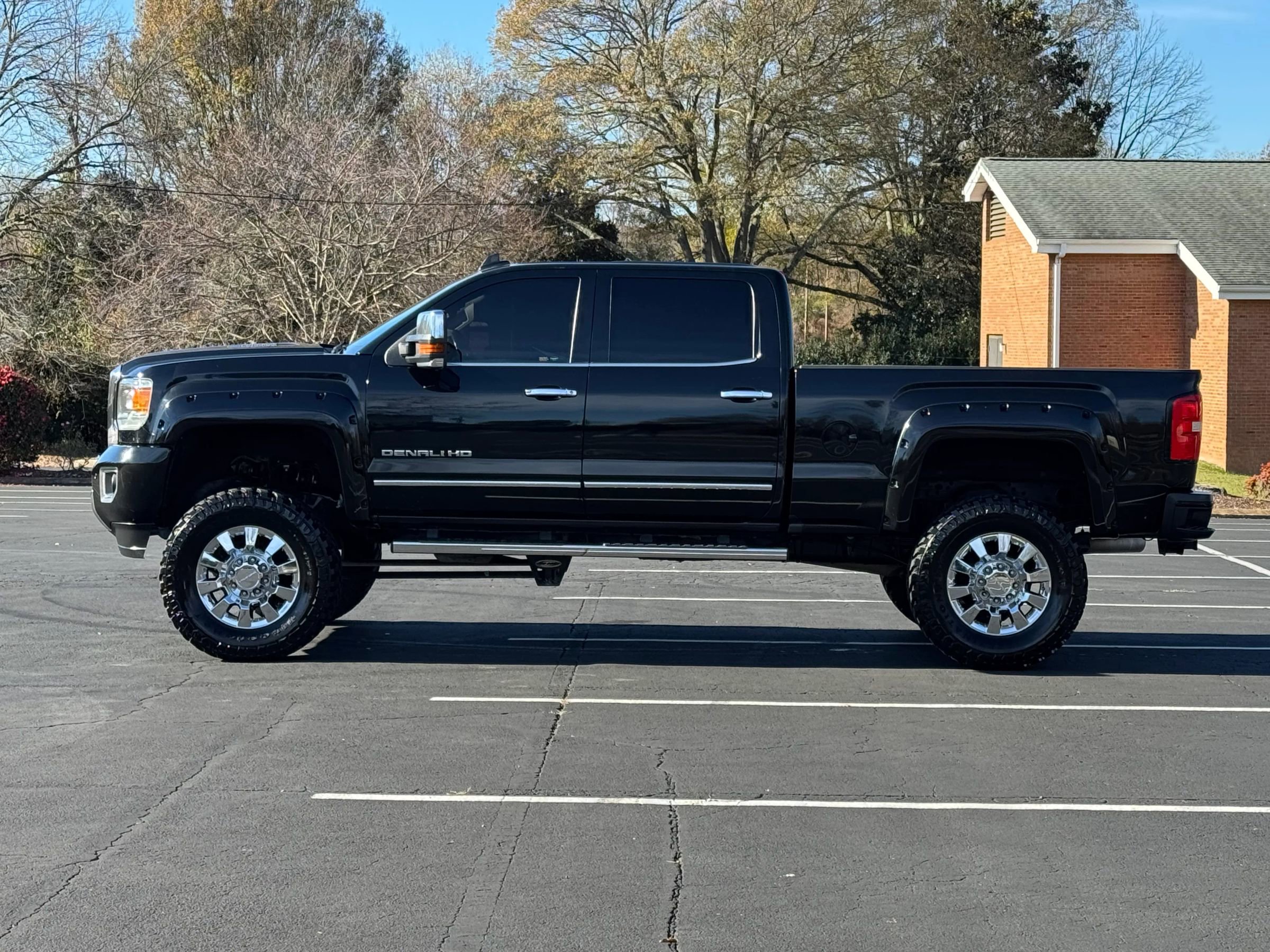 Used 2016 GMC Sierra 2500 Denali w/ Duramax Plus Package AWD/4WD image 2