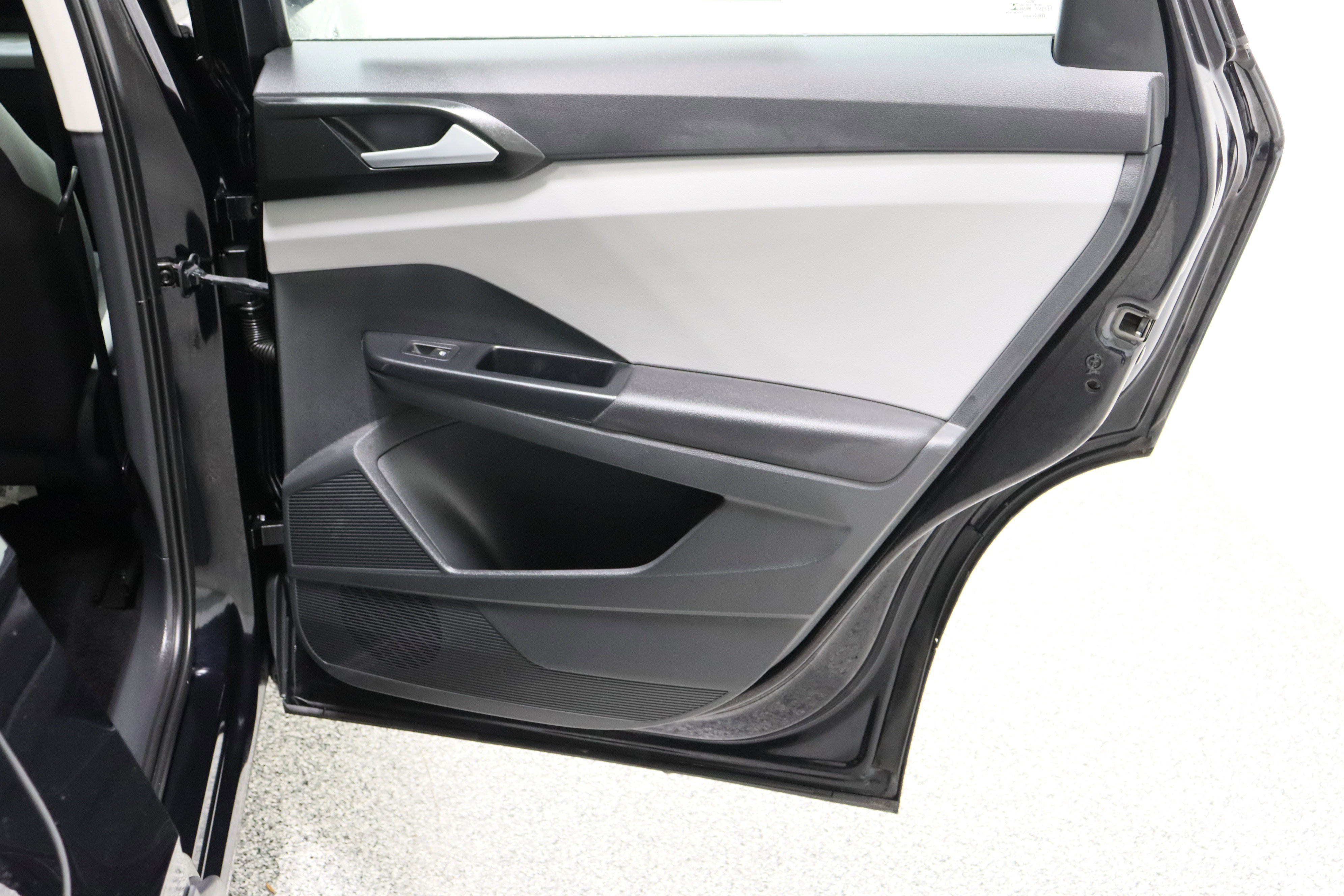 Used 2022 Volkswagen Taos S image 30