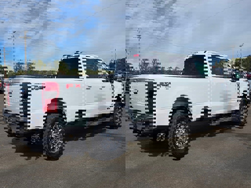 New 2026 Ford F350 Lariat w/ FX4 Off-Road Package image 28