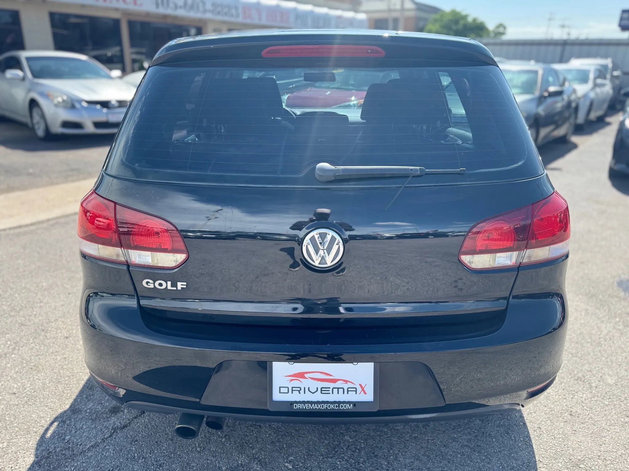 Used 2011 Volkswagen Golf 4-Door image 6