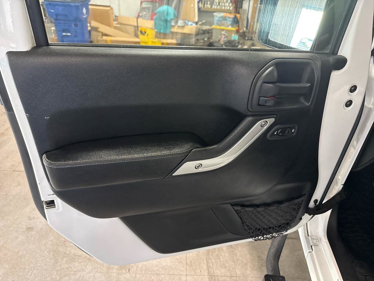 Used 2016 Jeep Wrangler Unlimited Rubicon AWD/4WD image 31