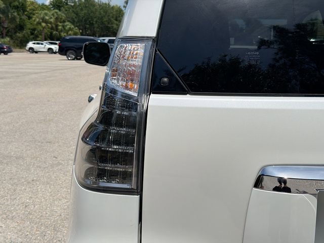 Used 2015 Lexus GX 460 w/ Premium Package AWD/4WD image 10