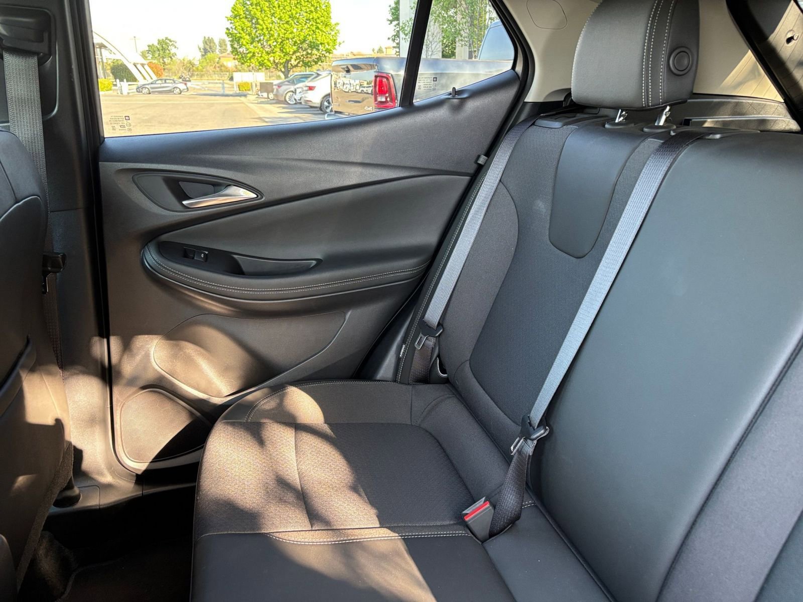 Used 2025 Buick Encore GX Preferred image 36