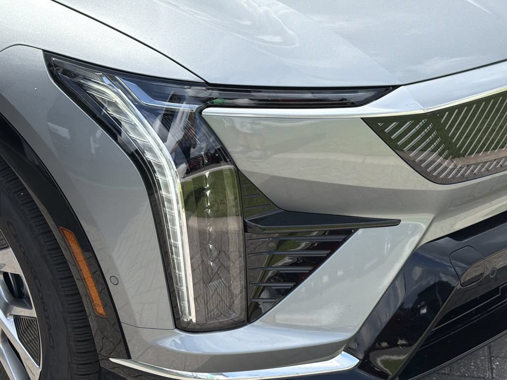 New 2027 Cadillac Optiq Luxury AWD/4WD image 8