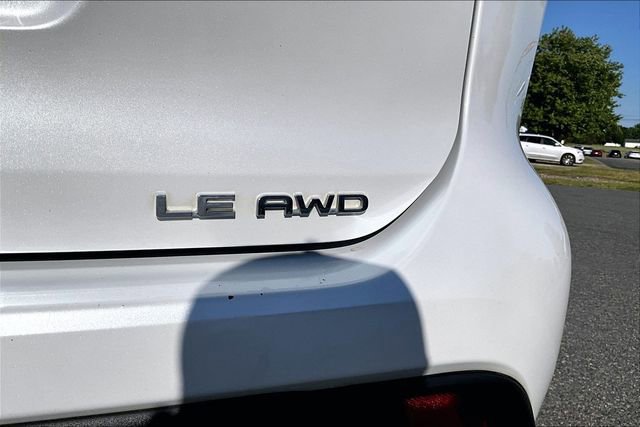 Used 2023 Toyota Highlander LE AWD/4WD image 23