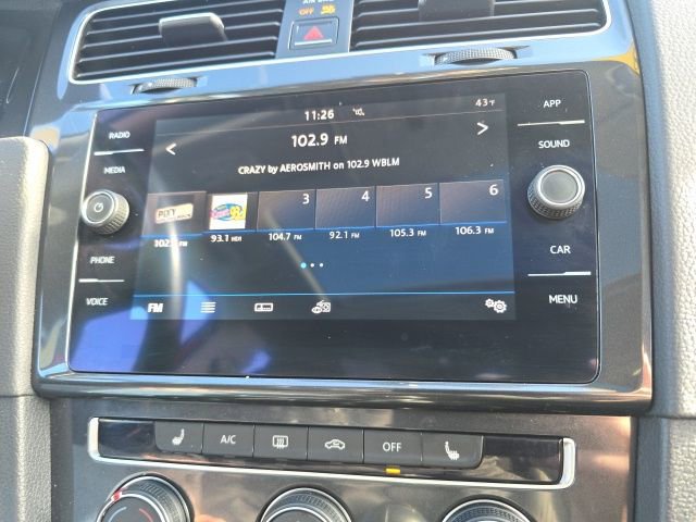 Used 2018 Volkswagen Golf SE image 33