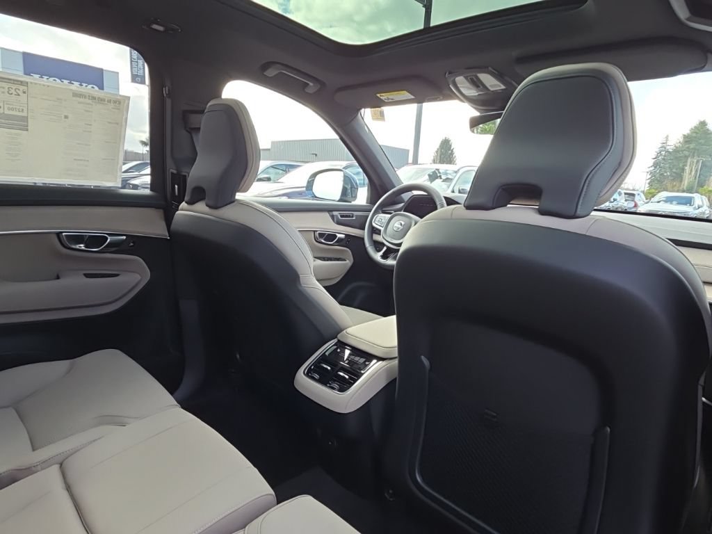 New 2026 Volvo XC90 B6 Plus w/ Protection Package Premier AWD/4WD image 8
