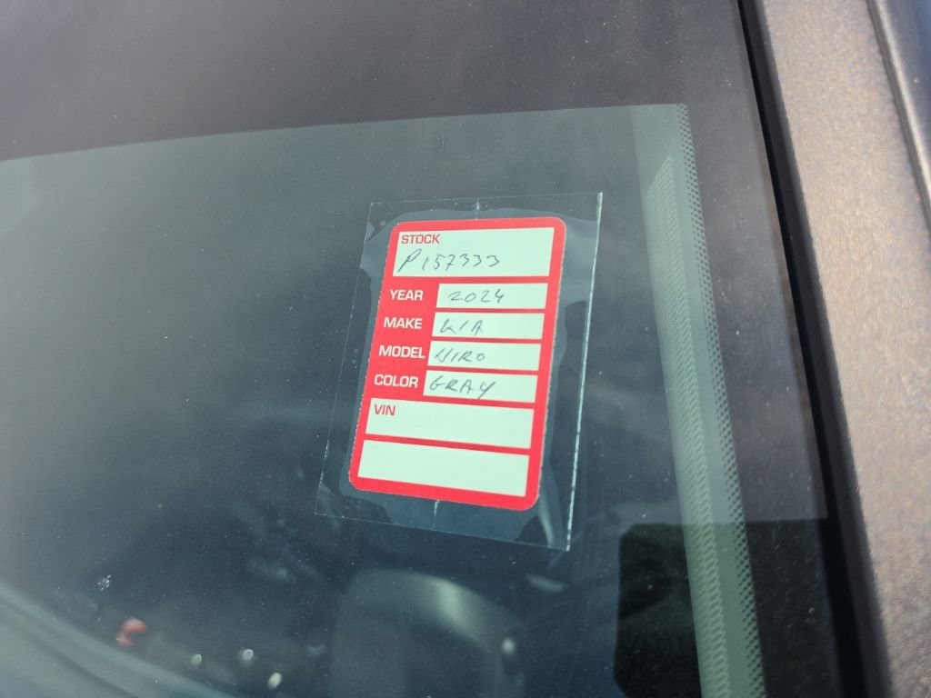 Certified 2024 Kia Niro EX FWD image 7