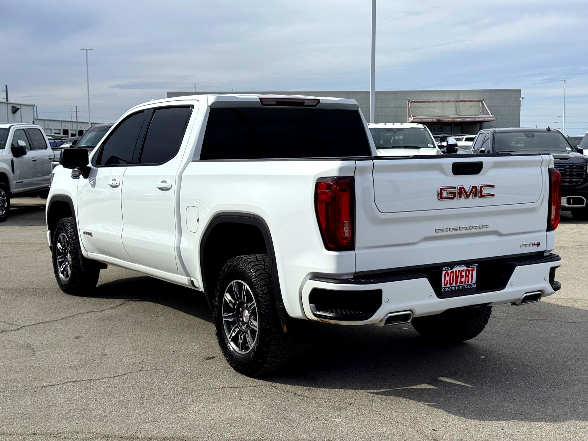 Used 2025 GMC Sierra 1500 AT4 image 9