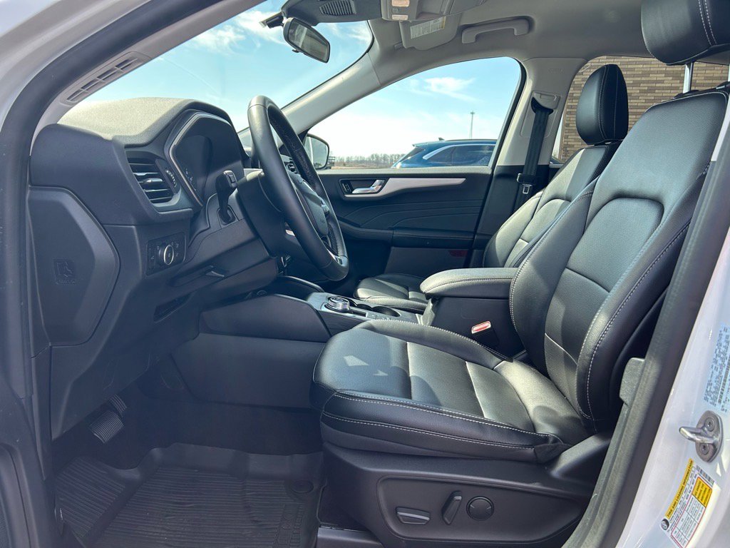 Used 2022 Ford Escape SEL image 19