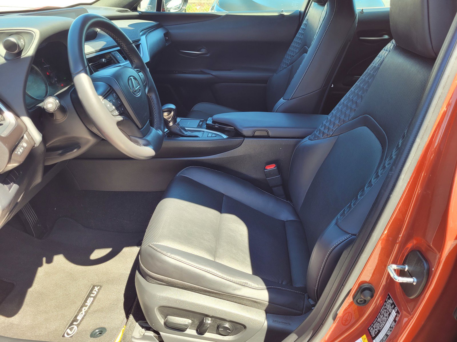 Used 2019 Lexus UX 250h w/ Premium Package AWD/4WD image 25