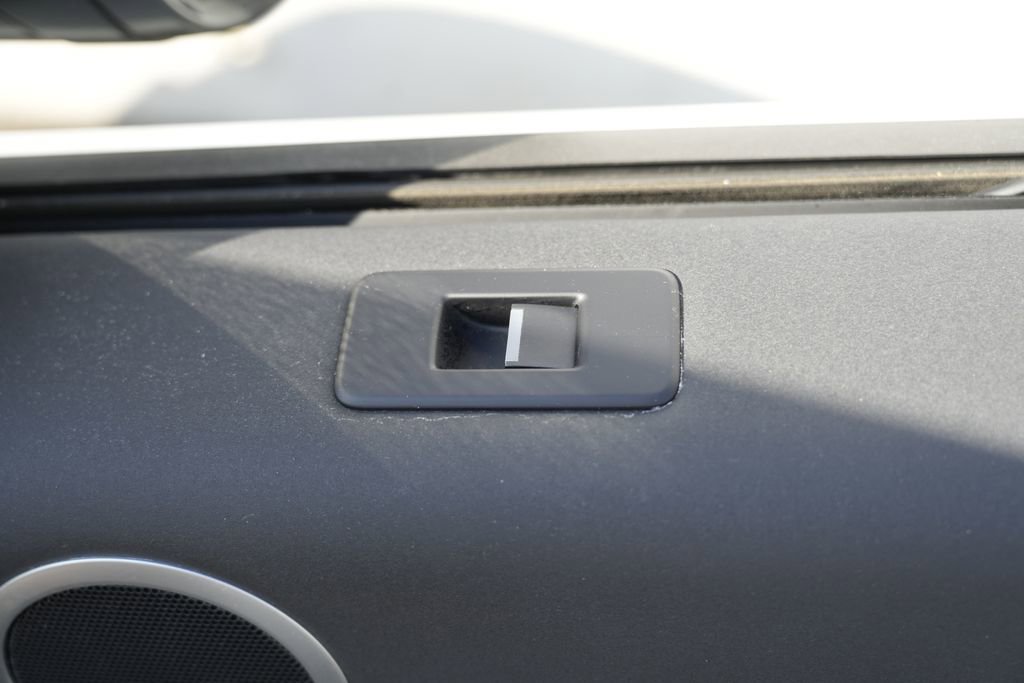 Used 2019 Land Rover Discovery HSE AWD/4WD image 36