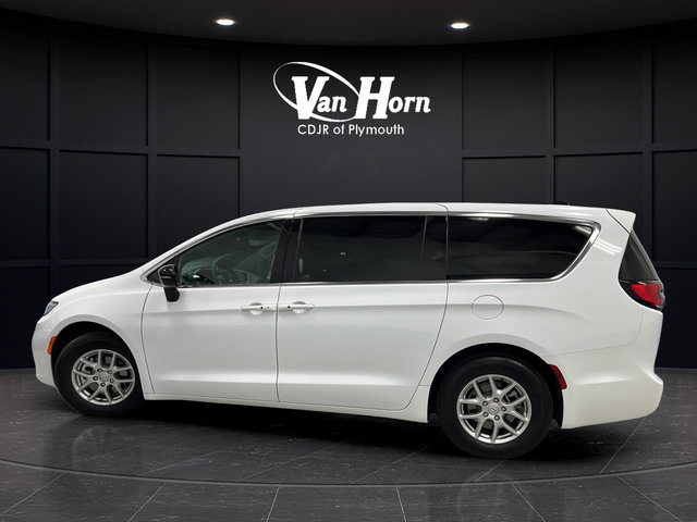 Used 2026 Chrysler Pacifica Select FWD image 4