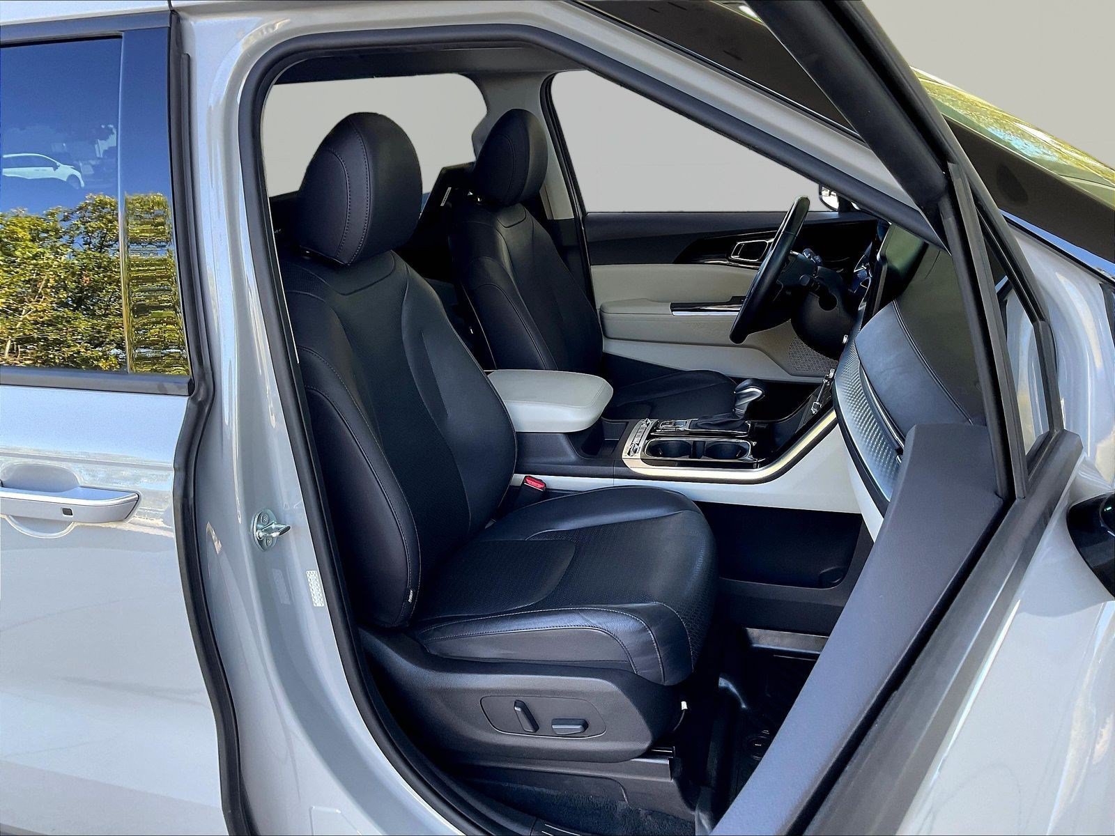 Used 2024 Kia Carnival SX Prestige FWD image 29