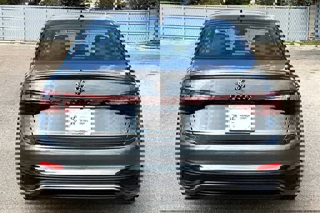 New 2026 Volkswagen Jetta SE image 6