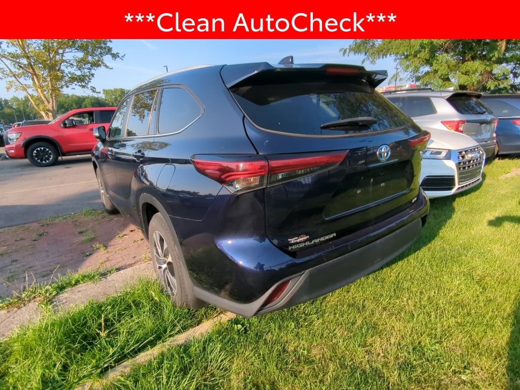 Used 2023 Toyota Highlander XLE AWD/4WD image 4