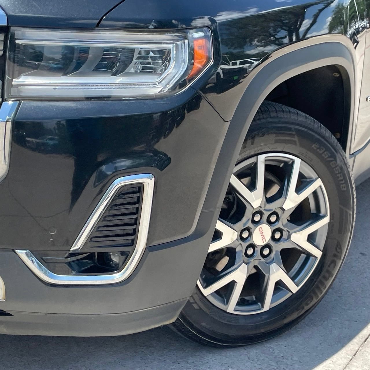 Certified 2023 GMC Acadia SLT FWD image 8