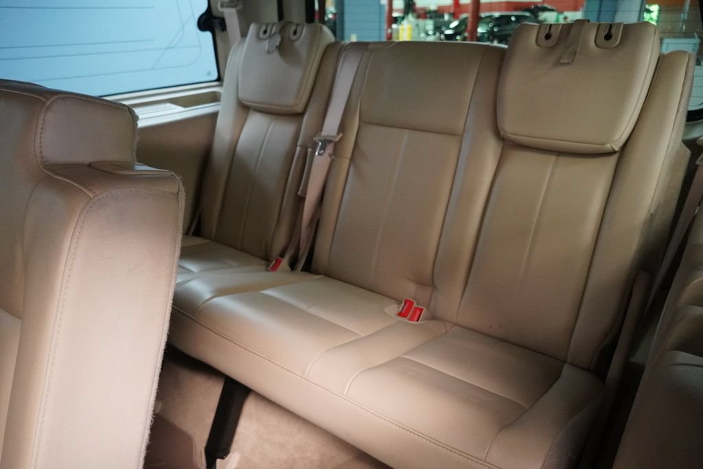 Used 2014 Ford Expedition XLT w/ Equipment Group 202A AWD/4WD image 20