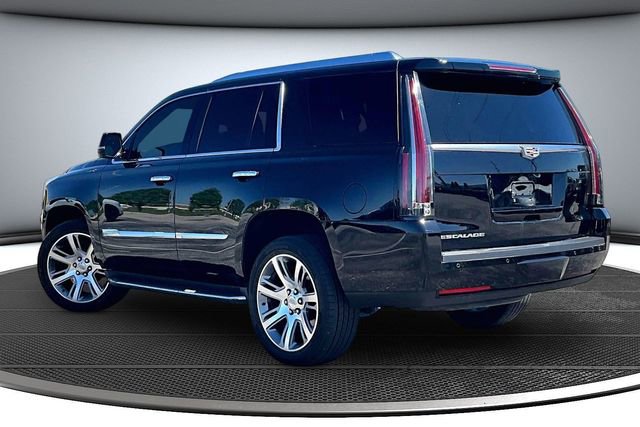 Used 2016 Cadillac Escalade Luxury AWD/4WD image 4