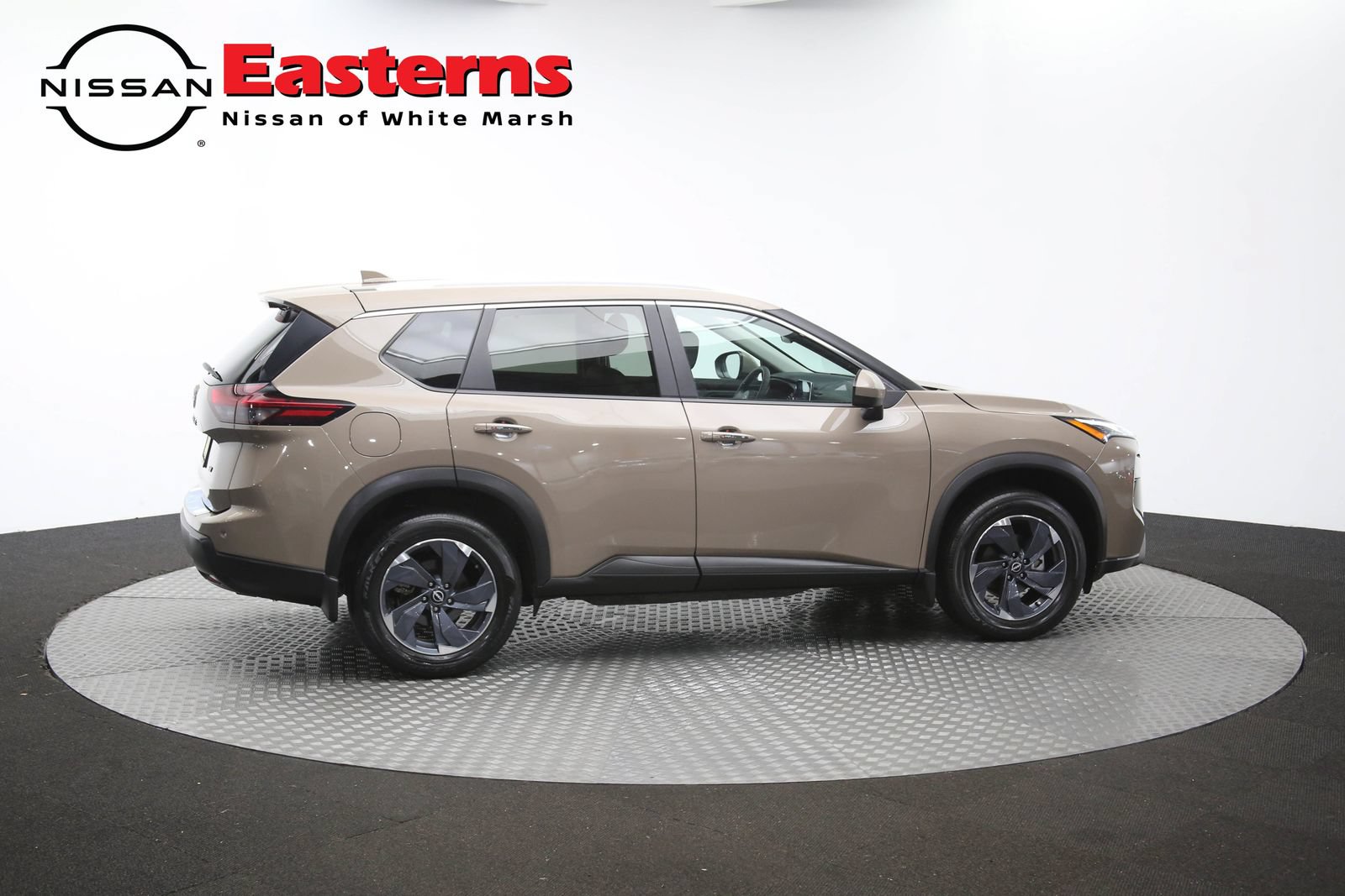 Used 2024 Nissan Rogue SV w/ SV Premium Package FWD image 43