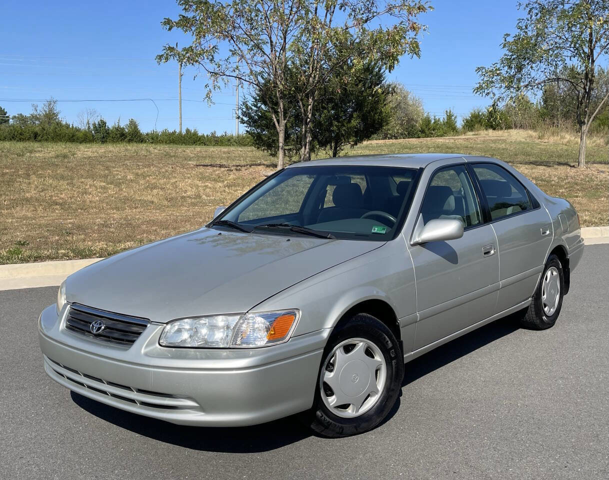 Used 2000 Toyota Camry CE image 1