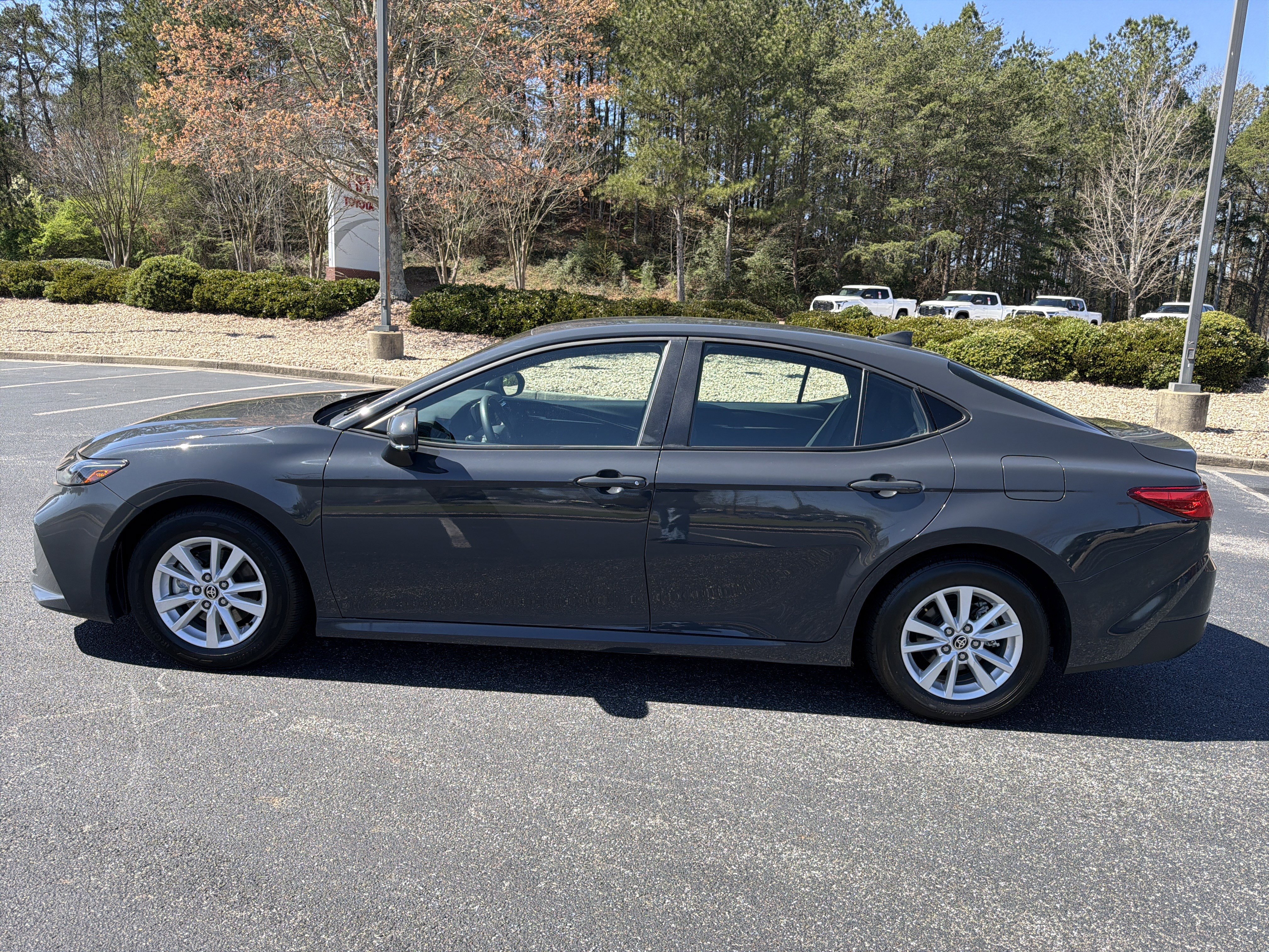 Used 2025 Toyota Camry LE image 8