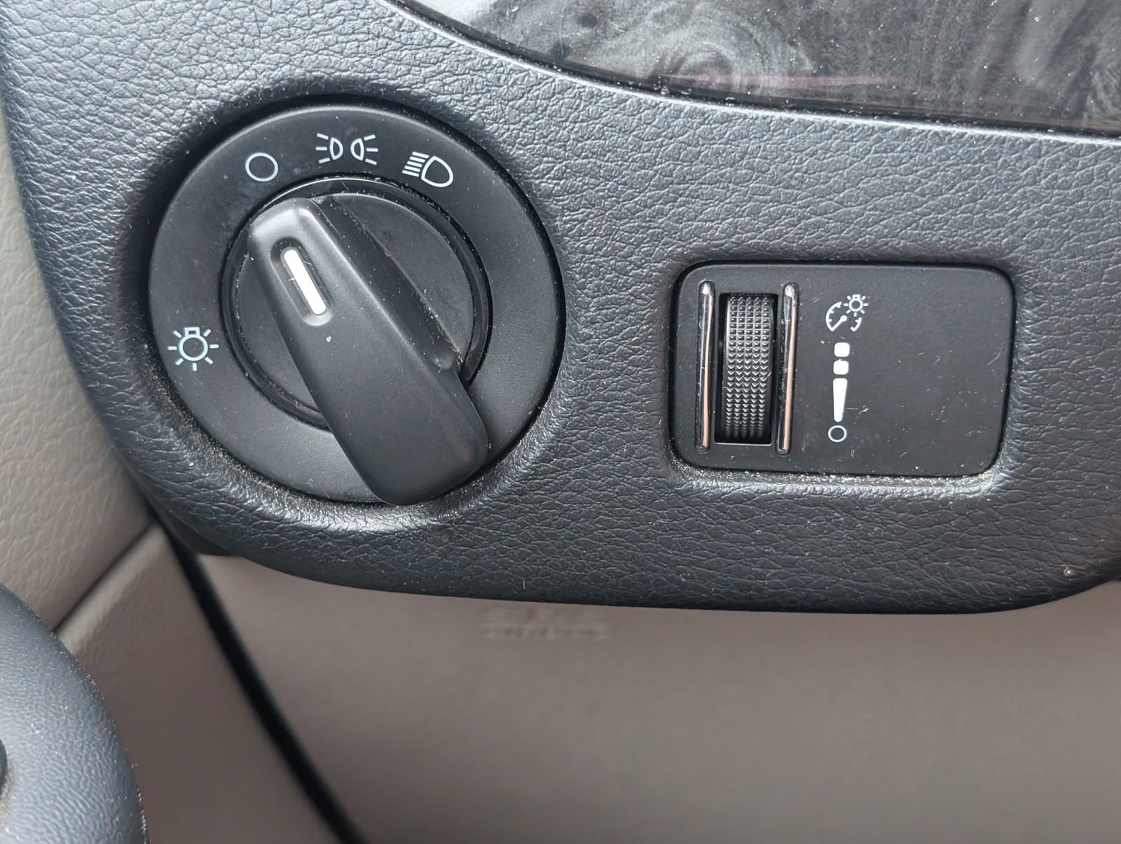 Used 2015 Dodge Grand Caravan SE w/ Quick Order Package 29E SE image 18