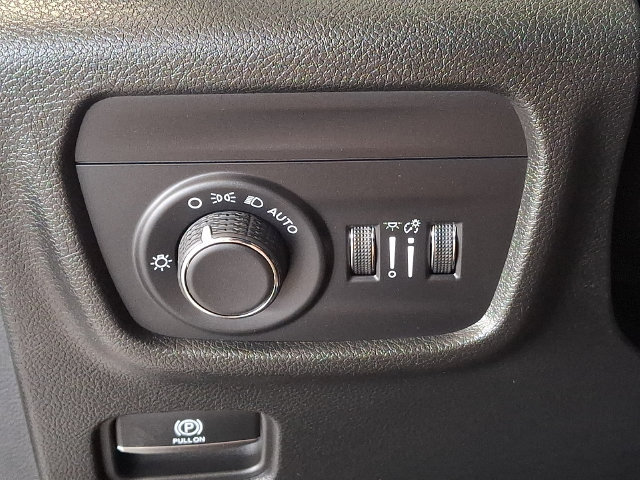 New 2026 Jeep Grand Cherokee Altitude AWD/4WD image 24