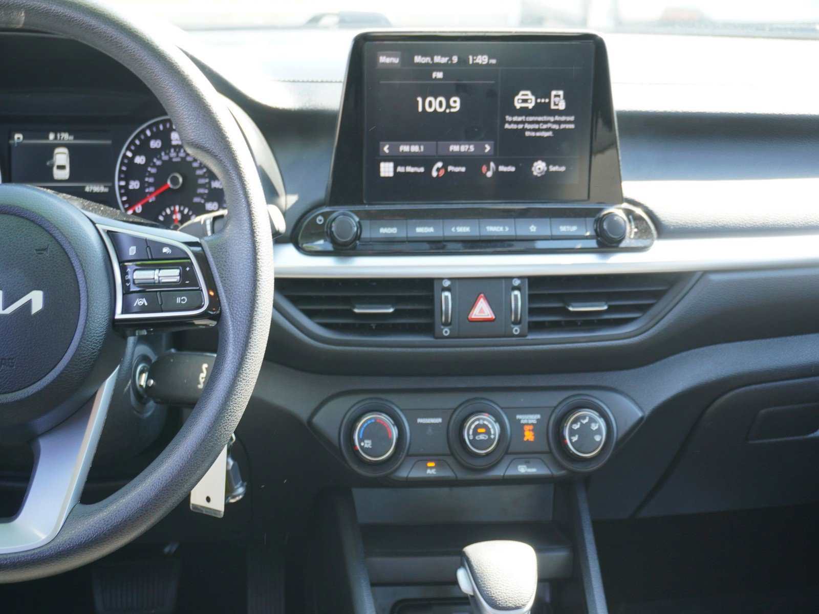 Used 2024 Kia Forte LXS image 13