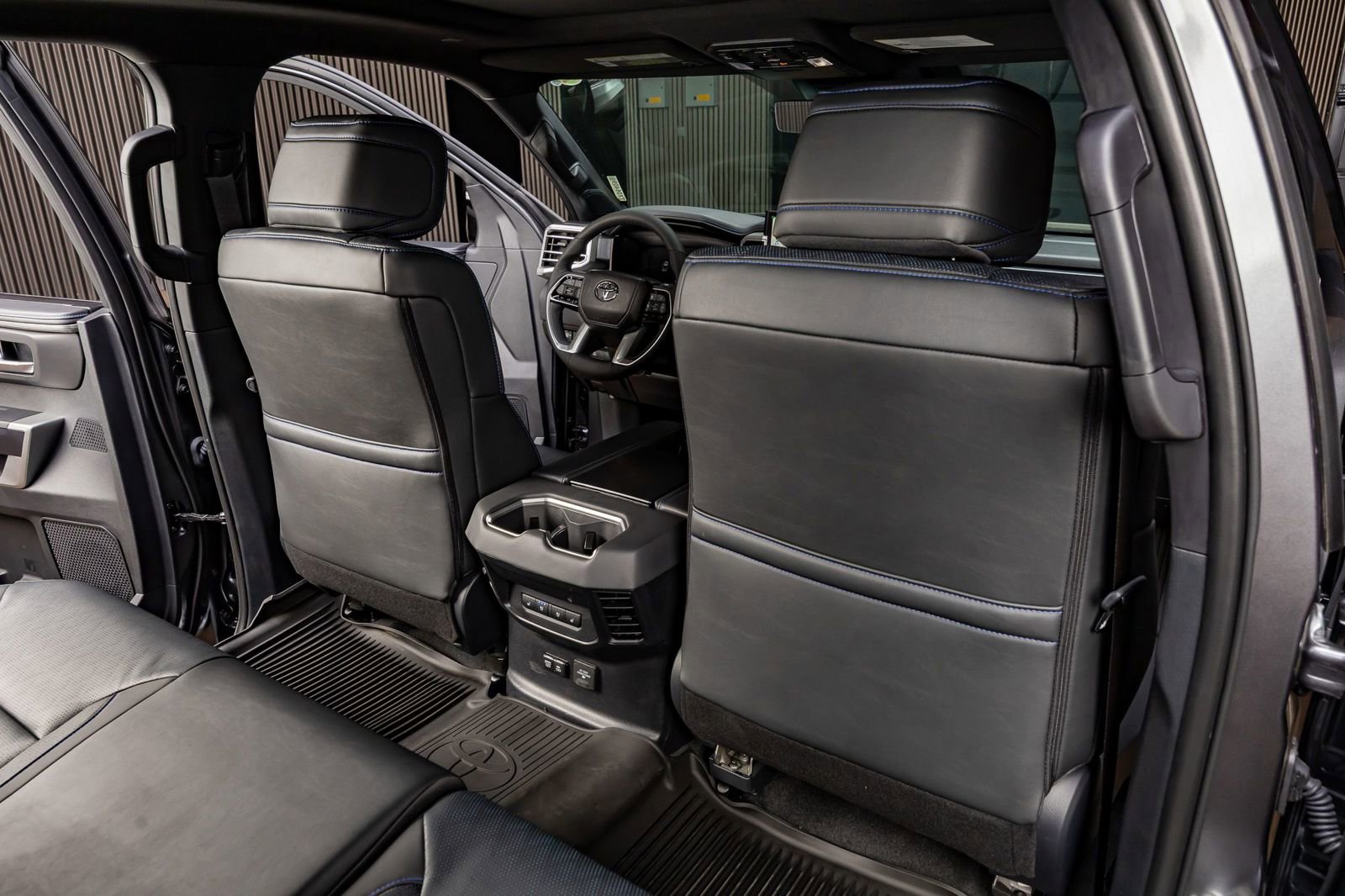 Used 2025 Toyota Tundra Platinum image 32