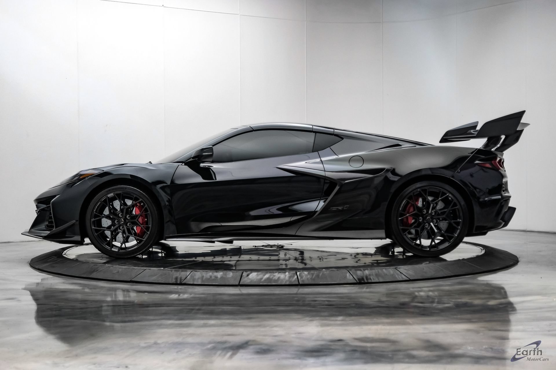Used 2026 Chevrolet Corvette ZR1 w/ ZR1 Carbon Fiber Aero Package RWD image 10