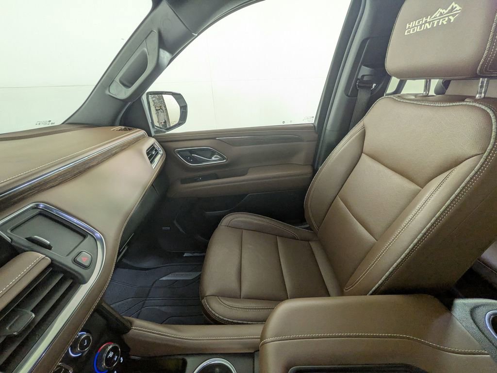 Certified 2024 Chevrolet Tahoe High Country w/ Advanced Technology Package image 32