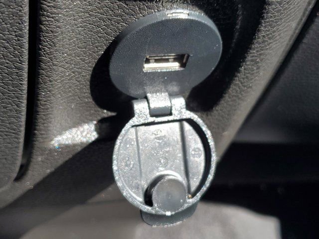 Used 2020 RAM 1500 Classic SLT image 33